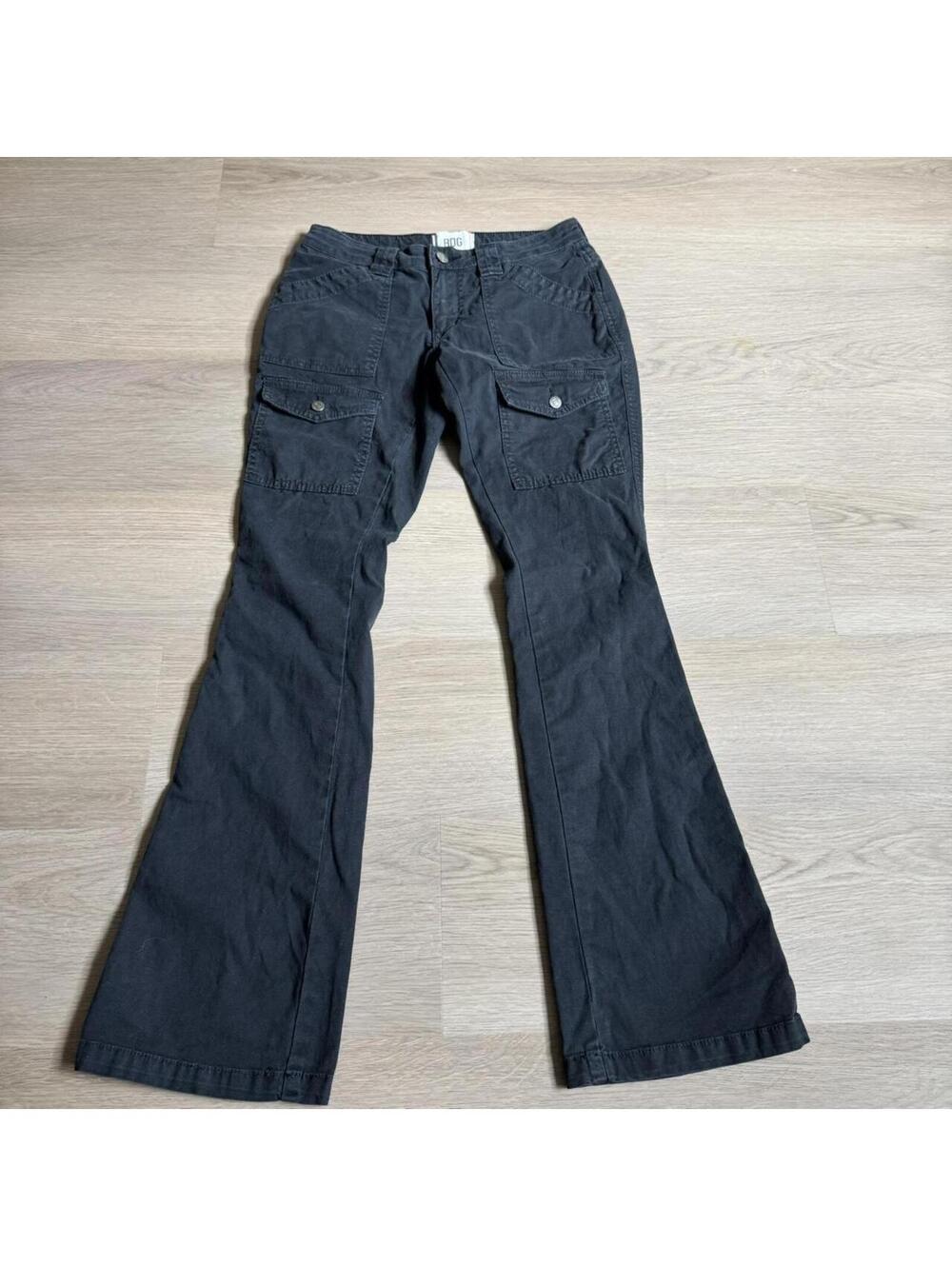 ੈ✩‧₊˚y2k style black lowrise bootcut cargo jeans - Picture 3 of 8